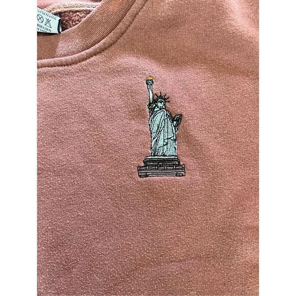 Vintage NYC embroidered Statue of Liberty crewneck sweatshirt y2K 2000s women S - Picture 3 of 4